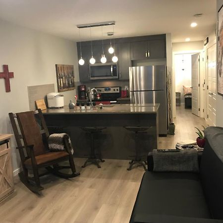 Home Sweet Condo Calgary Luaran gambar