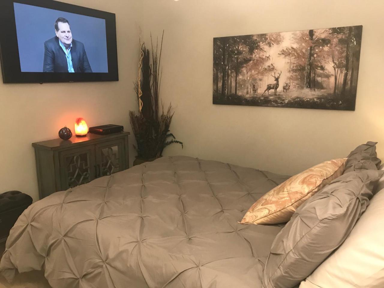 Home Sweet Condo Calgary Luaran gambar