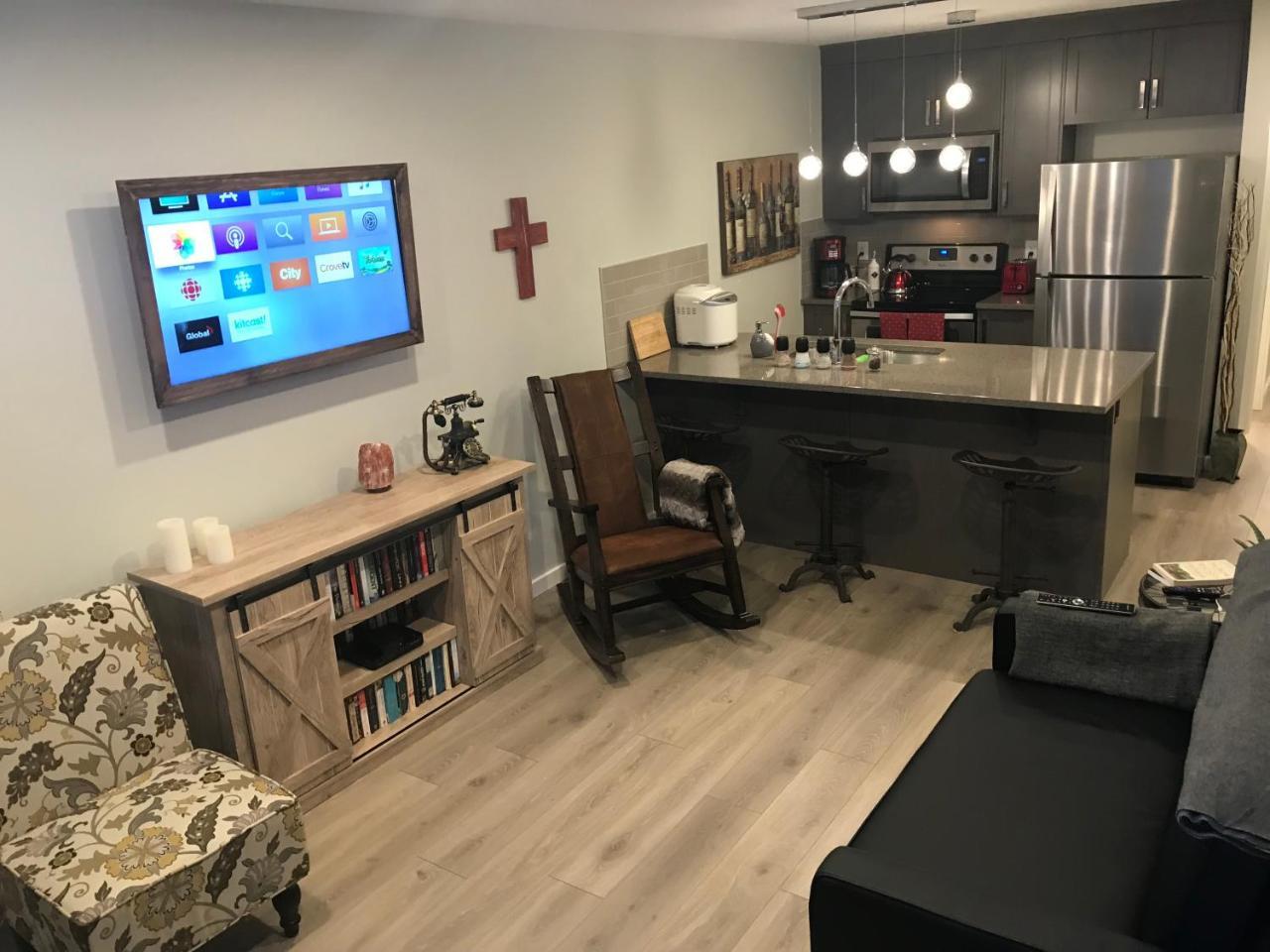 Home Sweet Condo Calgary Luaran gambar