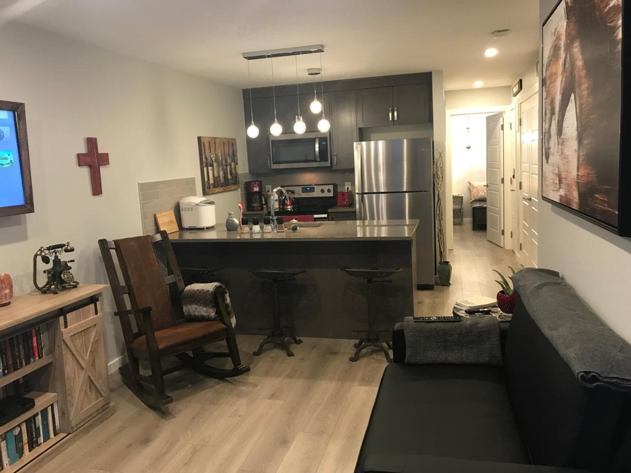 Home Sweet Condo Calgary Luaran gambar