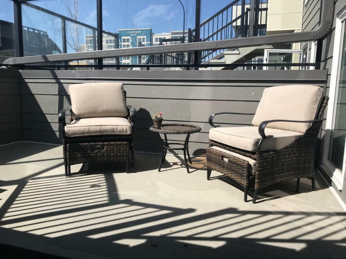 Home Sweet Condo Calgary Luaran gambar